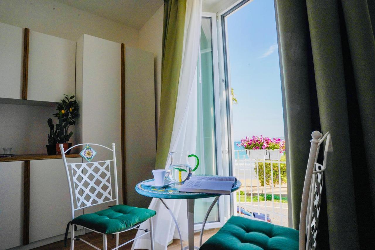 Aquamar Bed And Breakfast Crotone Exteriör bild
