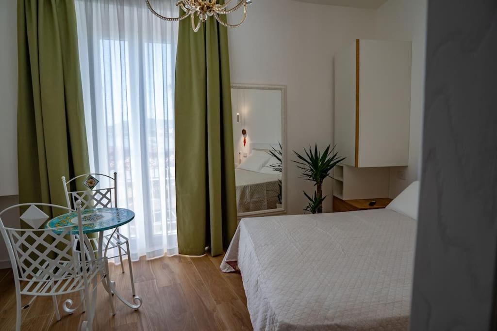 Aquamar Bed And Breakfast Crotone Exteriör bild