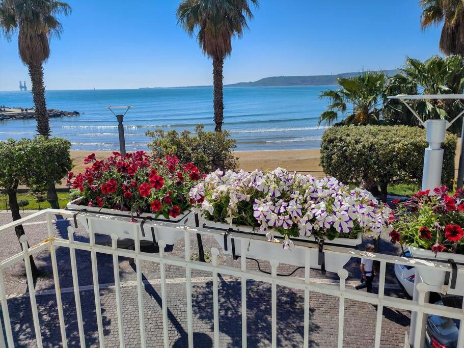 Aquamar Bed And Breakfast Crotone Exteriör bild